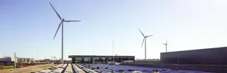 De datacenter-paradox: Amsterdam vecht jaren om 127 MW wind, terwijl datacenters al 1.850 MW opslokken